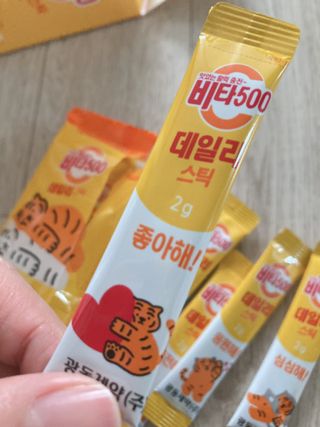 광동제약 [광동] 비타500데일리스틱 70포X2개 + 뚱랑이엽서 + 쇼핑백 증정 — 5점을 준 리뷰어가 2022년 11월 올린 사용 사진