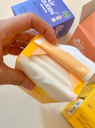 에어퀸 뉴브레스 유기농 생리대 4종 (팬티라이너 20P + 중형 10P + 대형 10P + 오버나이트 8P)_체험단 — 5점을 준 리뷰어가 2024년 6월 올린 사용 사진