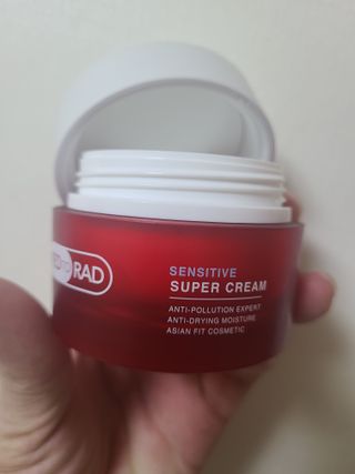 레드투래드 센서티브 슈퍼 크림 50ml — 5점을 준 리뷰어가 2021년 10월 올린 사용 사진