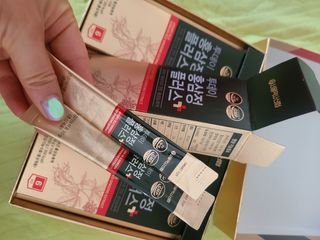서울약사신협_투데이홍삼정플러스스틱_10g x 30포 — 5점을 준 리뷰어가 2021년 5월 올린 사용 사진