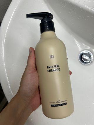 패스트힐(fast heal) 패스트힐 탈모증상완화샴푸 470ml — 4점을 준 리뷰어가 2023년 9월 올린 사용 사진