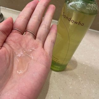 스킨큐어 산다화 순한 클렌징 동백 오일 200ml — 5점을 준 리뷰어가 2023년 4월 올린 사용 사진