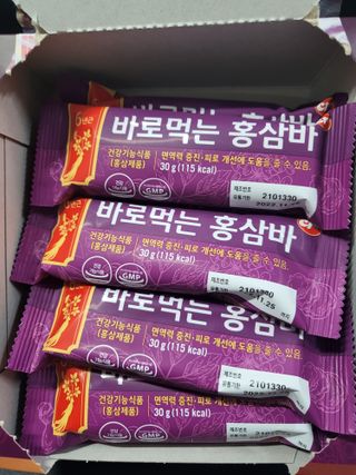 씨알푸드 건강기능식품 6년근 홍삼 함유, 바로먹는 홍삼바 30g 12개입 — 4점을 준 리뷰어가 2022년 3월 올린 사용 사진