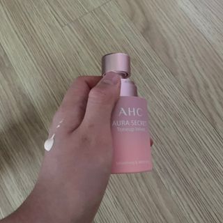 AHC 아우라 시크릿 톤업 벨벳 — 5점을 준 리뷰어가 2021년 4월 올린 사용 사진