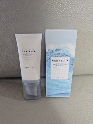 [스킨1004] 마다가스카르 센텔라 히알루-시카 워터핏 선세럼 50ml — 5점을 준 리뷰어가 2024년 5월 올린 사용 사진