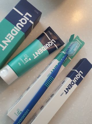 리퀴덴트 오랄케어 온가족용 리퀴덴트 더더 오랄케어 무불소 치약 + 임상시험완료 이중 미세 엠보싱 칫솔 올데이세트 — 4.5점을 준 리뷰어가 2021년 1월 올린 사용 사진