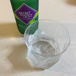 몽베스트 Montbest with Sparkling water Lime20병 — 5점을 준 리뷰어가 2022년 9월 올린 사용 사진