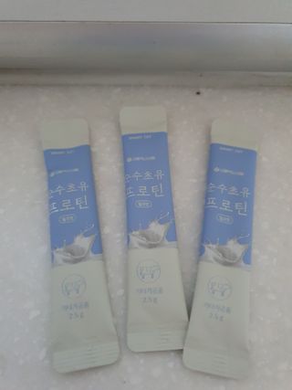 서울약사신협_순수초유프로틴_2.5gx30포 — 3.5점을 준 리뷰어가 2021년 11월 올린 사용 사진