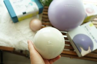 [트라택] 홈 필라테스 SET [미니짐볼+웨이트볼(0.5kg&1kg+요가블럭] — 5점을 준 리뷰어가 2022년 7월 올린 사용 사진