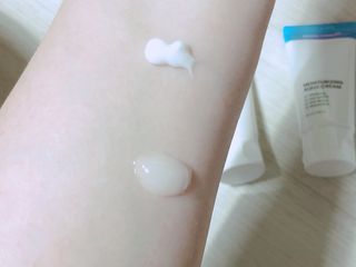 더마포레스트 마데카소사이드 리페어 크림,  모이스처라이징 아쿠아크림 — 5점을 준 리뷰어가 2021년 8월 올린 사용 사진