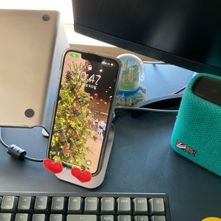아클리브 Premium 항균 항바이러스 액정 보호필름(iPhone) — 5점을 준 리뷰어가 2022년 1월 올린 사용 사진