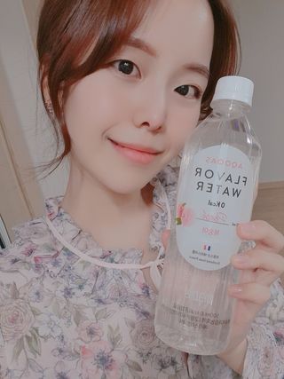 아쿠아스 플레이버워터 [아쿠아스] 제로칼로리 플레이버워터 복숭아/청포도 1BOX 20개입 — 5점을 준 리뷰어가 2021년 4월 올린 사용 사진