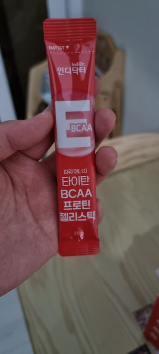 [인디닥터] 타이탄 BCAA 프로틴 젤리스틱 — 5점을 준 리뷰어가 2022년 4월 올린 사용 사진