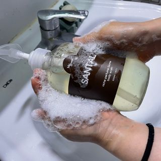 빅그린 니치 퍼퓸 바이옴바디워시 500ml(상탈, 블랙베리&베이, 블랑쉐 3종 중 택1) — 5점을 준 리뷰어가 2022년 7월 올린 사용 사진