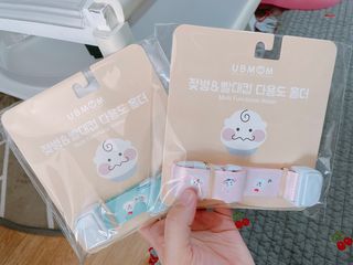 유비맘 젖병 빨대컵 다용도 홀더 1+1 _ 컬러 랜덤 발송 — 5점을 준 리뷰어가 2021년 1월 올린 사용 사진