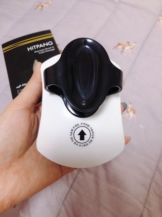 온가족 시원한샴푸 깨끗한두피 샴푸브러쉬 두피스케일링 히트팡블랙에디션 — 5점을 준 리뷰어가 2021년 8월 올린 사용 사진
