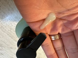 프리마인 메이크업과 들뜨는 각질까지 한방에 깐달걀로! 순하기까지한 셀베이스 그린티클렌저(200ml) — 5점을 준 리뷰어가 2023년 2월 올린 사용 사진