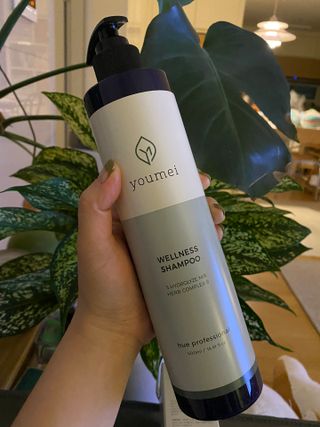 유메이 웰니스 샴푸 + 유메이 스칼프 브러쉬 — 5점을 준 리뷰어가 2022년 1월 올린 사용 사진