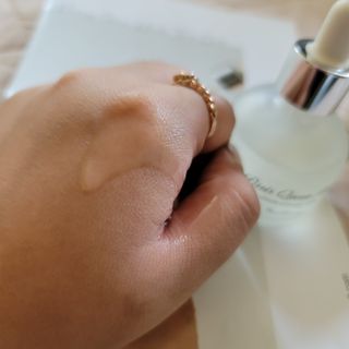 브에노 파리퀸 윌 페이스 오일 — 3.5점을 준 리뷰어가 2021년 6월 올린 사용 사진