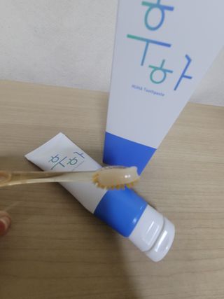 [심폐소생소] 무불소 임산부 천연 치약 — 5점을 준 리뷰어가 2021년 11월 올린 사용 사진