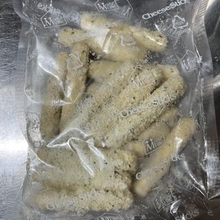 디케이식품(주) 고르곤졸라&모짜렐라 치즈스틱 400g — 5점을 준 리뷰어가 2023년 3월 올린 사용 사진