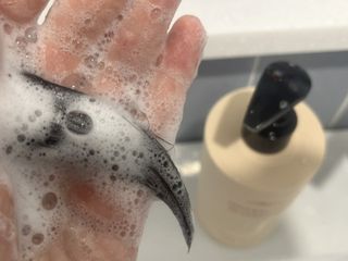 프리마인 더이상 뻣뻣하고 효과없는 탈모샴푸는 NO. 근본부터 케어하는 셀베이스 그린티샴푸(500ml) — 5점을 준 리뷰어가 2023년 3월 올린 사용 사진