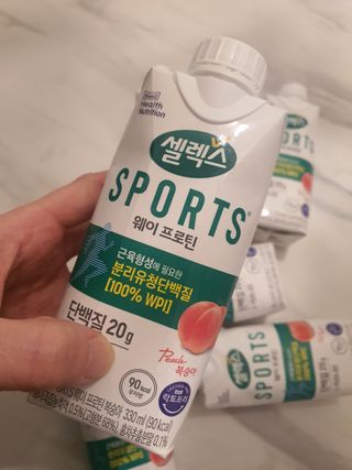 셀렉스스포츠 셀렉스 스포츠 웨이 프로틴 복숭아_ 330ml x 12팩 — 5점을 준 리뷰어가 2021년 10월 올린 사용 사진