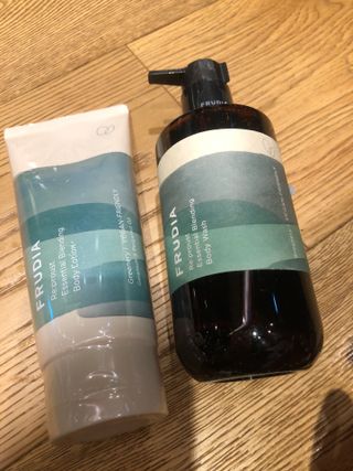 틱톡 [후르디아] 올리브영 아로마 비건 바디워시1종+바디로션1종 (그리너리) — 4.5점을 준 리뷰어가 2022년 12월 올린 사용 사진