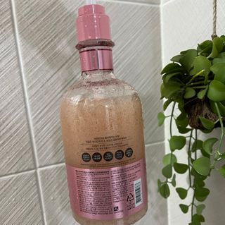 벨먼 내추럴스파 수분광채 스크럽 바디워시 600ml 5종 — 5점을 준 리뷰어가 2022년 5월 올린 사용 사진