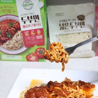 [풀무원] 식물성 저당질식 세트, 두부면 매콤라구파스타와 두부면 직화짜장 — 5점을 준 리뷰어가 2021년 3월 올린 사용 사진