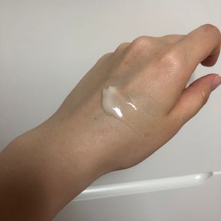 AYU25[아유트웬티파이브]다마스크로즈워터 베이스 천연 수분 촉촉 크림 — 1점을 준 리뷰어가 2021년 4월 올린 사용 사진