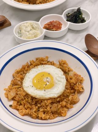 한성기업 무볼레 왕건더기 볶음밥 묵은지삼겹살 — 5점을 준 리뷰어가 2021년 11월 올린 사용 사진