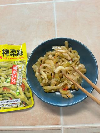 루시델리 야미하우스 홍콩 스파이시 프리미엄 짜사이 무침 500g — 4점을 준 리뷰어가 2024년 8월 올린 사용 사진