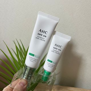 [AHC] 세이프온 에센스 선크림 올리브영 스페셜 증정 기획세트 — 5점을 준 리뷰어가 2022년 6월 올린 사용 사진