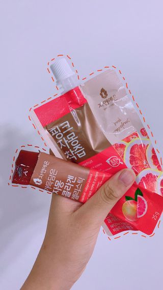 자연에온 핑크 자몽 착즙 100mL 10개입 1BOX +가 득담은 자몽 콜라겐 젤리스틱 1BOX — 4.5점을 준 리뷰어가 2021년 7월 올린 사용 사진