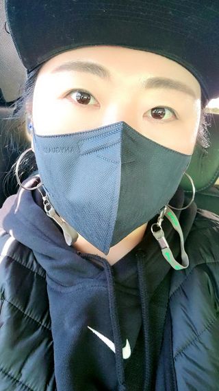 애니가드 셋업마스크 4컬러 각 10매입 [크리미베이지, 캐시미어로즈, 초콜렛브라운, 미드나잇네이비] — 5점을 준 리뷰어가 2022년 2월 올린 사용 사진
