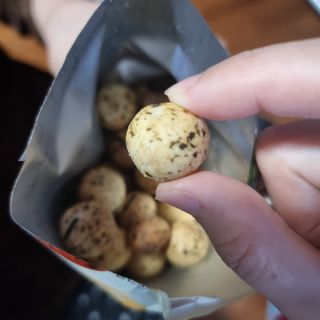 오리온 오징어땅콩의 짭짤고소 신제품, 구운김땅콩 — 5점을 준 리뷰어가 2022년 5월 올린 사용 사진