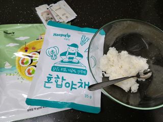 해풀잎 누구나 김밥*1ea [(혼합야채 35g *1ea,  김밥김 (5g, 5ea),  양념간장 (6g, 5ea), 참기름(5g, 2ea)] — 5점을 준 리뷰어가 2022년 7월 올린 사용 사진