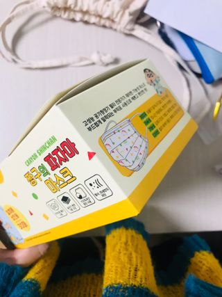 [숨그림]  덴탈마스크 짱구 우리아이 그리고 내가 쓰는 믿을수있는 케릭터 마스크  16종 — 4.5점을 준 리뷰어가 2021년 10월 올린 사용 사진
