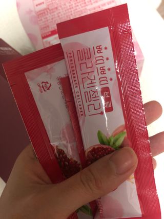헬스업_쁘띠쁘띠석류콜라겐젤리_20g x 14포 — 5점을 준 리뷰어가 2021년 2월 올린 사용 사진