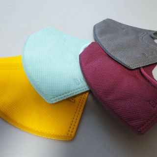 [블루 본 아이노우] 유아용 컬러마스크 40 PCS SET 2중 택 1 — 5점을 준 리뷰어가 2021년 5월 올린 사용 사진