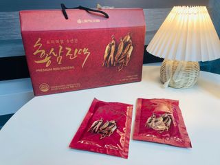 서울약사신협_프리미엄 6년근 홍삼진액_70mlx30포 — 5점을 준 리뷰어가 2021년 2월 올린 사용 사진