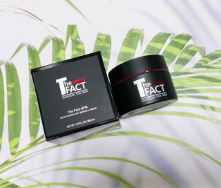 The Fact 더팩트 에스에프엔 브라이트닝 안티 링클 크림 50ml — 5점을 준 리뷰어가 2022년 5월 올린 사용 사진