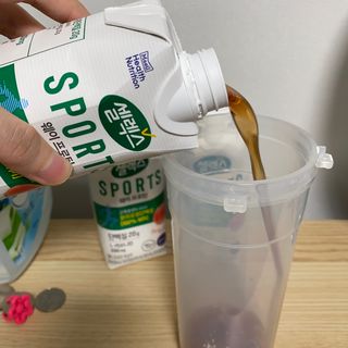 셀렉스스포츠 셀렉스 스포츠 웨이 프로틴 복숭아_ 330ml x 12팩 — 4.5점을 준 리뷰어가 2021년 4월 올린 사용 사진
