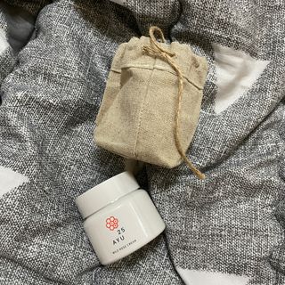 AYU25[아유트웬티파이브]다마스크로즈워터 베이스 천연 수분 촉촉 크림 — 3.5점을 준 리뷰어가 2021년 4월 올린 사용 사진