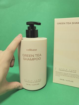 프리마인 더이상 뻣뻣하고 효과없는 탈모샴푸는 NO. 근본부터 케어하는 셀베이스 그린티샴푸(500ml) — 5점을 준 리뷰어가 2023년 5월 올린 사용 사진