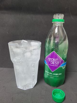 몽베스트 Montbest with Sparkling water Plain 20병 — 5점을 준 리뷰어가 2022년 8월 올린 사용 사진