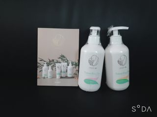 mom e 맘이 내추럴 베이비 케어 샴푸앤바스+로션 — 5점을 준 리뷰어가 2021년 1월 올린 사용 사진