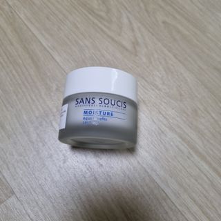 산수시 아쿠아 베네핏 24h 수부지 물광 속건조 수분크림 50ml — 5점을 준 리뷰어가 2021년 7월 올린 사용 사진