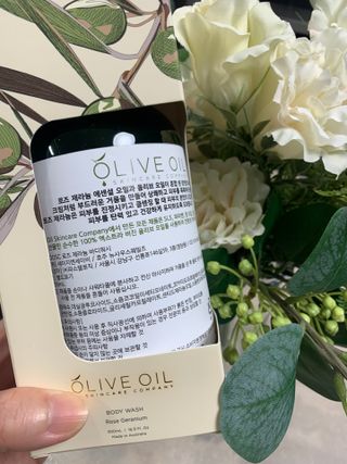 올리브 오일 스킨케어 컴퍼니 [OOSC] 향기로운 보습 로즈 제라늄 바디워시 500ml — 5점을 준 리뷰어가 2021년 4월 올린 사용 사진